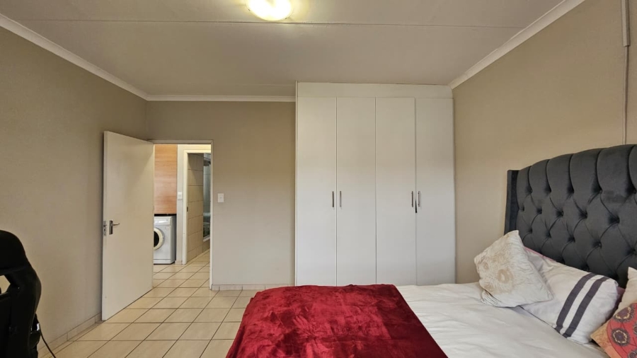 To Let 2 Bedroom Property for Rent in Burgundy Estate Western Cape